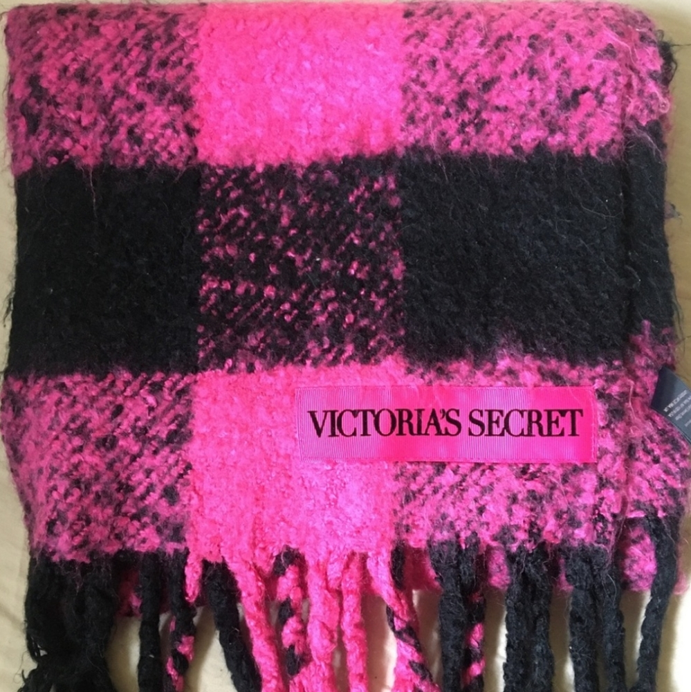 Victoria's Secret Pink Blanket Scarf